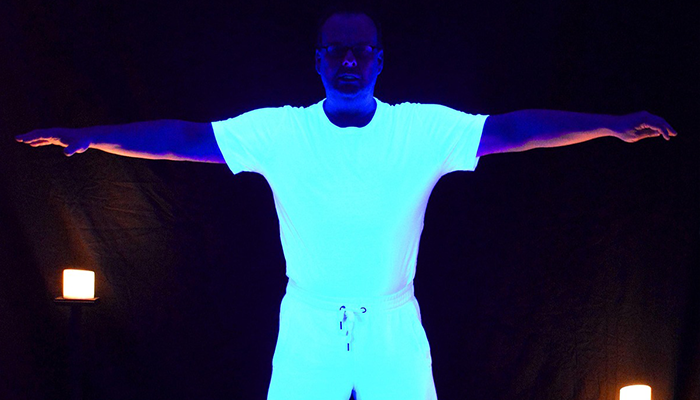 Detectar manchas de fluidos con luz uv Detectar manchas de fluidos con luz uv